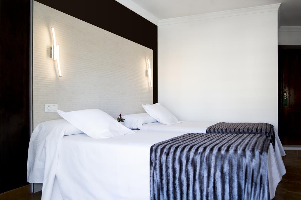 Hostal Alhambra - Adults Only Nerja Exterior photo