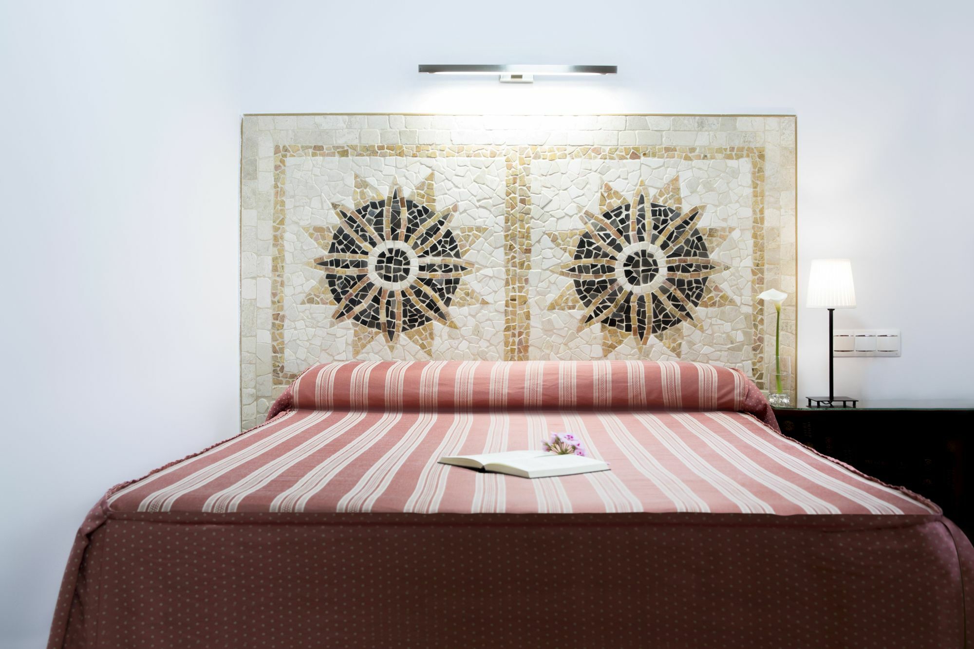 Hostal Alhambra - Adults Only Nerja Exterior photo